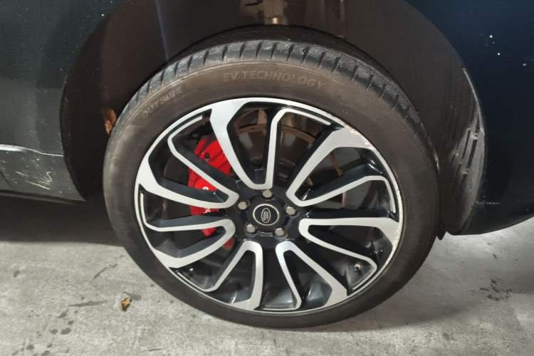 Used Land Rover Range Sport 2020 3.0 L6 HSE DYNAMIC Right Front Wheel Hub