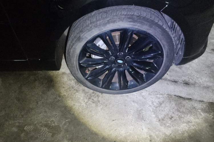 Used Land Rover Range Sport 2020 3.0 L6 HSE DYNAMIC Right Front Wheel Hub