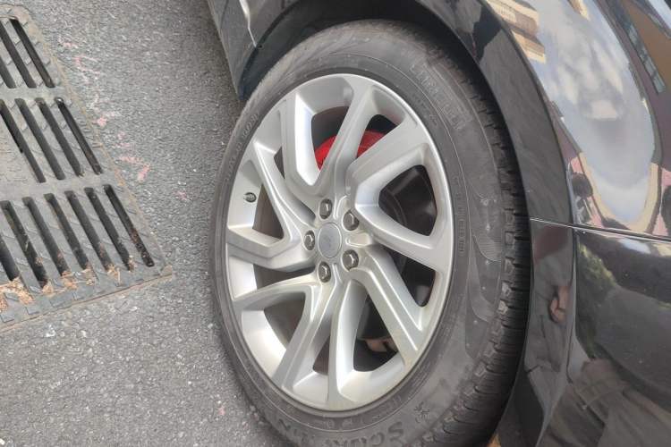 Used Land Rover Range Sport 2020 3.0 L6 HSE DYNAMIC Right Front Wheel Hub