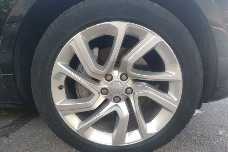 Used Land Rover Range Sport 2020 3.0 L6 HSE DYNAMIC Right Front Wheel Hub