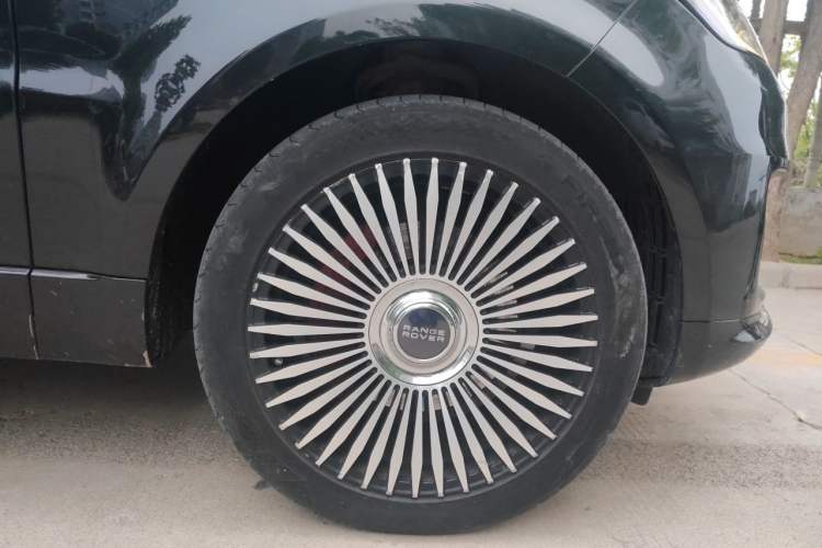 Used Land Rover Range Sport 2020 3.0 L6 HSE DYNAMIC Right Front Wheel Hub
