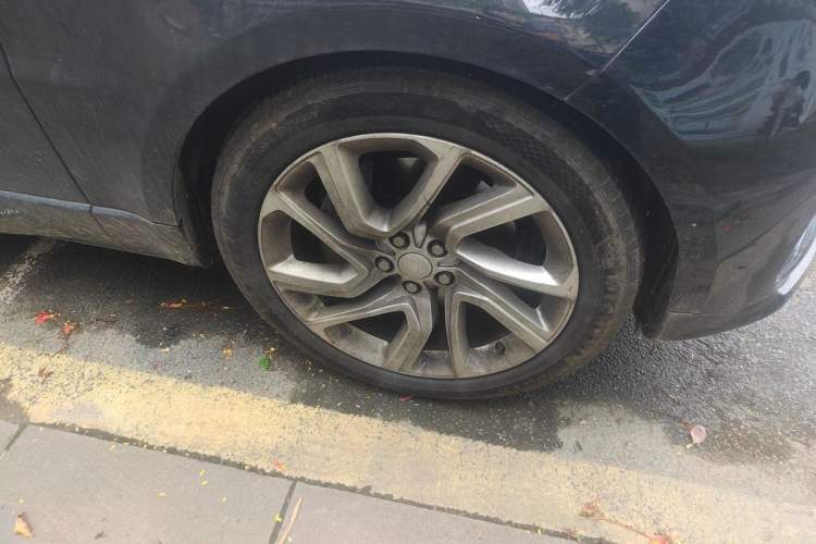 Used Land Rover Range Sport 2020 3.0 L6 HSE DYNAMIC Right Front Wheel Hub
