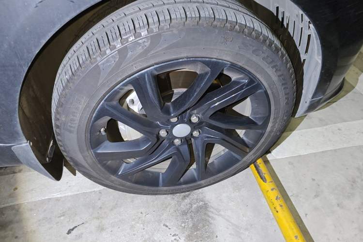 Used Land Rover Range Sport 2020 3.0 L6 HSE DYNAMIC Right Front Wheel Hub