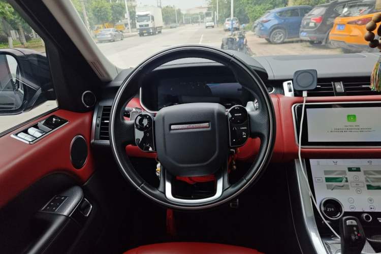 Used Land Rover Range Sport 2020 3.0 L6 HSE DYNAMIC Steering Wheel