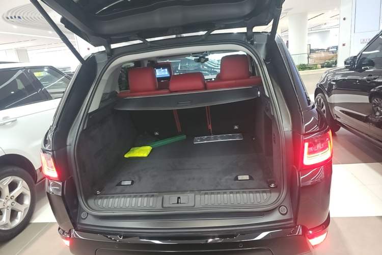 Used Land Rover Range Sport 2020 3.0 L6 HSE DYNAMIC Trunk