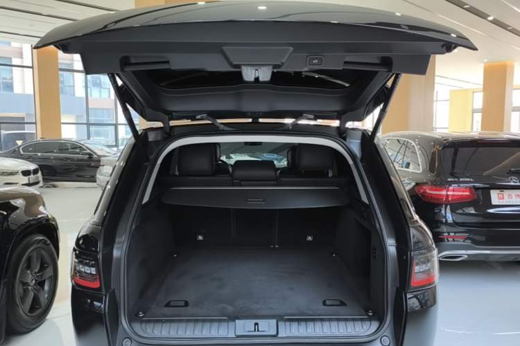 Used Land Rover Range Sport 2020 3.0 L6 SE Trunk