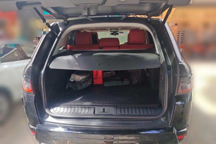 Used Land Rover Range Sport 2020 3.0 L6 SE Trunk