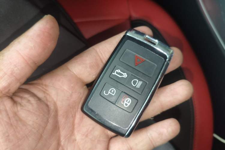 Used Land Rover Range Sport 2020 3.0 L6 HSE DYNAMIC Vehicle Key