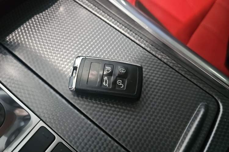 Used Land Rover Range Sport 2020 3.0 L6 HSE DYNAMIC Vehicle Key