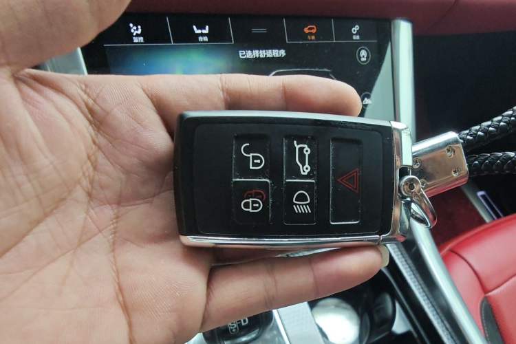 Used Land Rover Range Sport 2020 3.0 L6 HSE DYNAMIC Vehicle Key