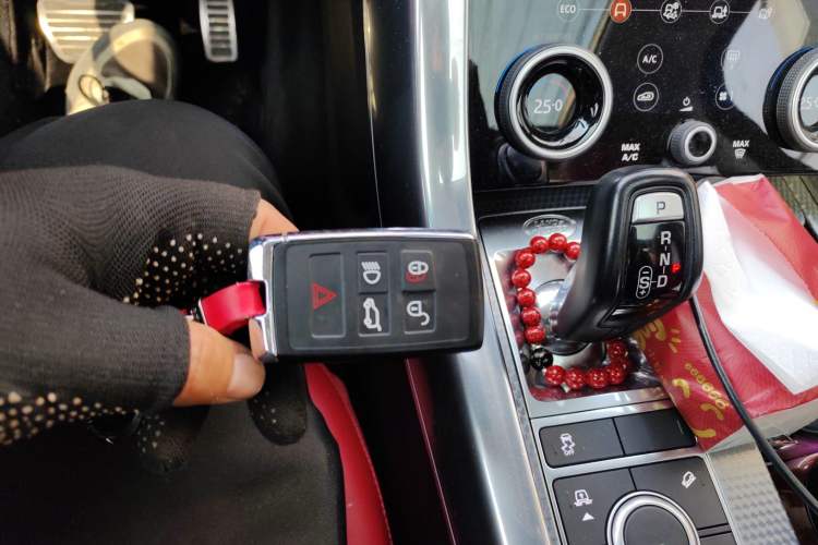 Used Land Rover Range Sport 2020 3.0 L6 HSE DYNAMIC Vehicle Key
