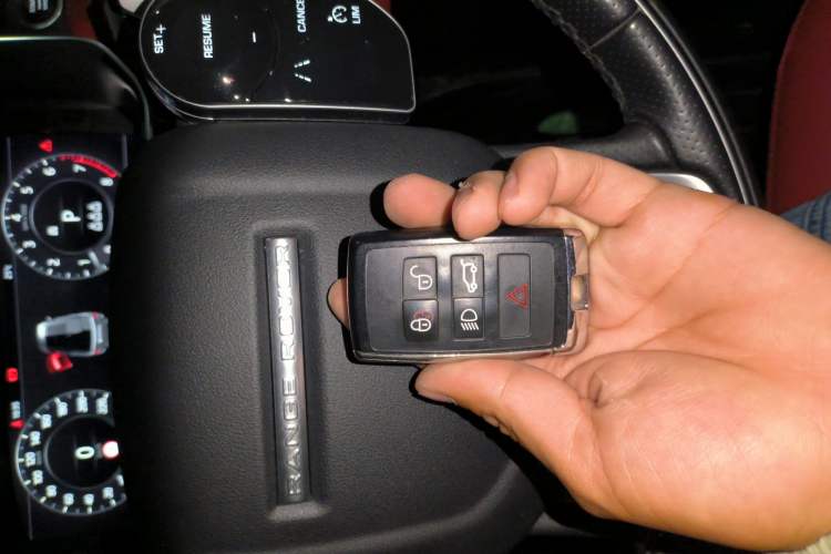 Used Land Rover Range Sport 2020 3.0 L6 HSE DYNAMIC Vehicle Key
