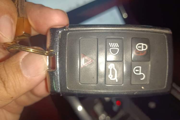 Used Land Rover Range Sport 2020 3.0 L6 HSE DYNAMIC Vehicle Key
