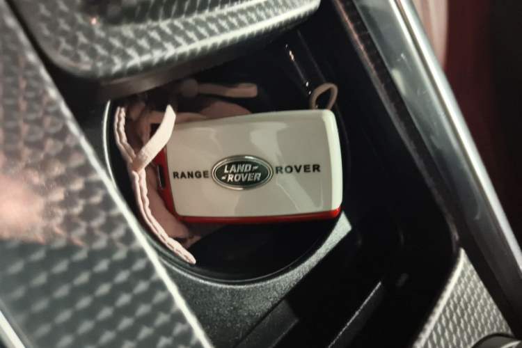 Used Land Rover Range Sport 2020 3.0 L6 HSE DYNAMIC Vehicle Key