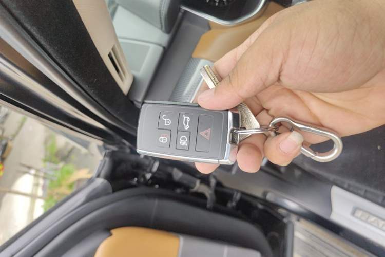 Used Land Rover Range Sport 2020 3.0 L6 HSE DYNAMIC Vehicle Key