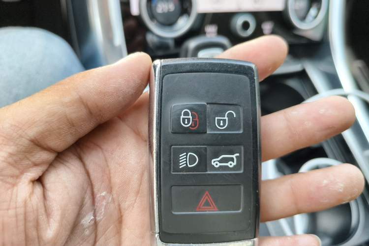 Used Land Rover Range Sport 2020 3.0 L6 HSE DYNAMIC Vehicle Key