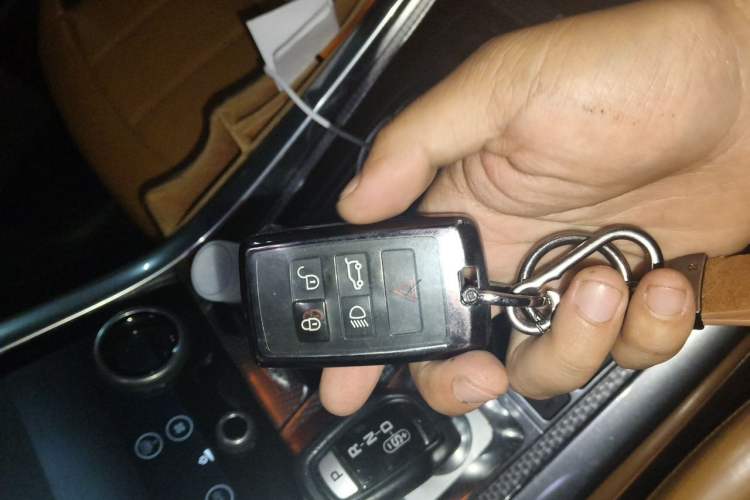 Used Land Rover Range Sport 2020 3.0 L6 HSE DYNAMIC Vehicle Key