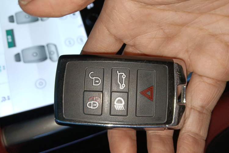 Used Land Rover Range Sport 2020 3.0 L6 HSE DYNAMIC Vehicle Key