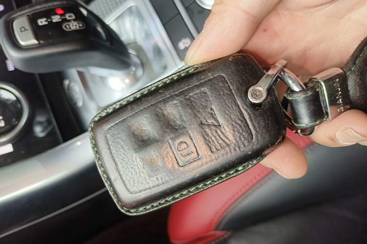Used Land Rover Range Sport 2020 3.0 L6 HSE DYNAMIC Vehicle Key