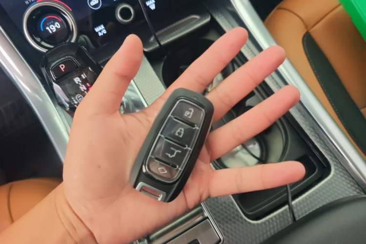 Used Land Rover Range Sport 2020 3.0 L6 HSE DYNAMIC Vehicle Key