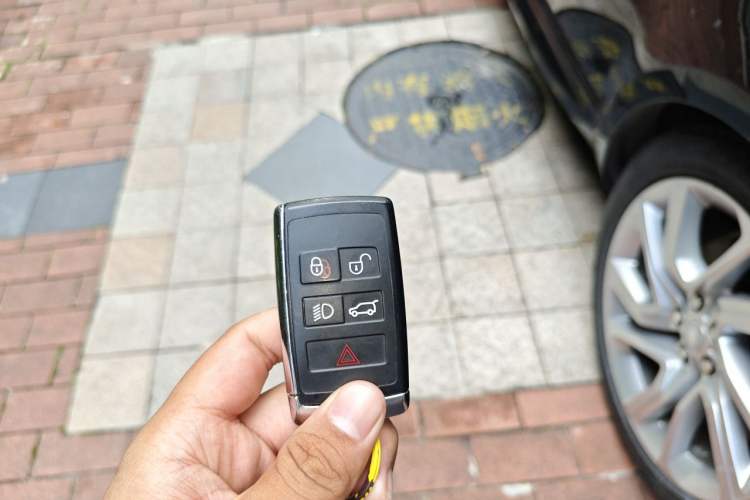 Used Land Rover Range Sport 2020 3.0 L6 HSE DYNAMIC Vehicle Key