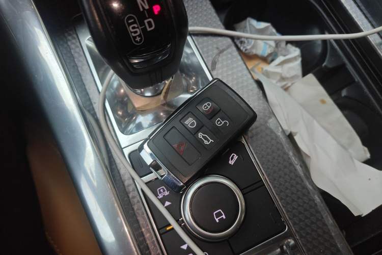 Used Land Rover Range Sport 2020 3.0 L6 HSE DYNAMIC Vehicle Key