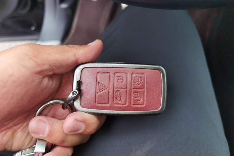 Used Land Rover Range Sport 2020 3.0 L6 HSE DYNAMIC Vehicle Key
