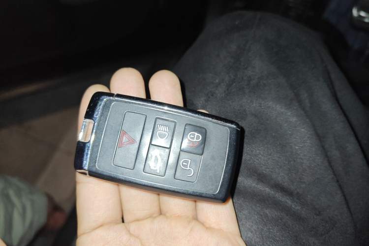 Used Land Rover Range Sport 2020 3.0 L6 HSE DYNAMIC Vehicle Key