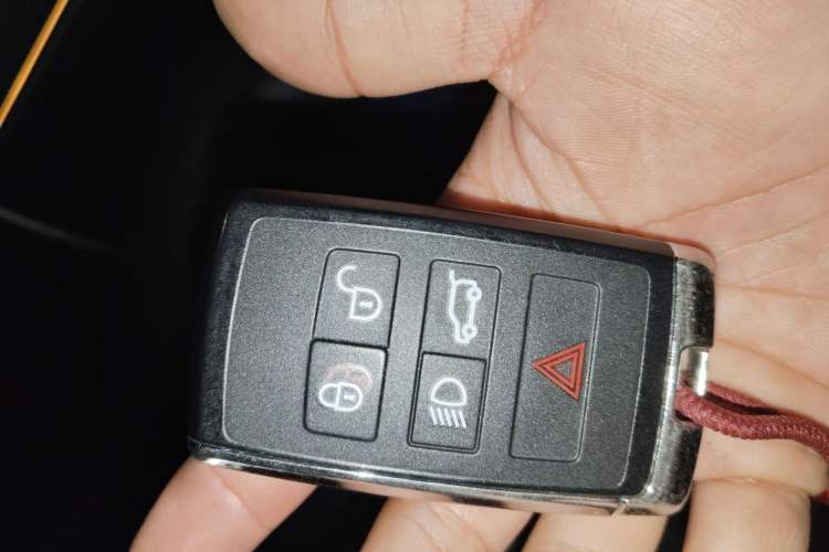 Used Land Rover Range Sport 2020 3.0 L6 SE Vehicle Key