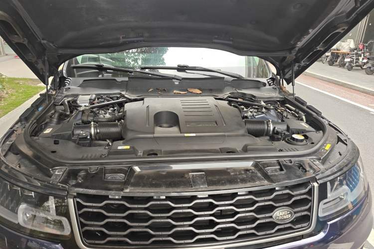Used Land Rover Range Sport 2020 3.0 L6 HSE DYNAMIC Engine Bay