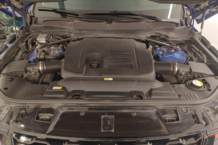 Used Land Rover Range Sport 2020 3.0 L6 HSE DYNAMIC Engine Bay