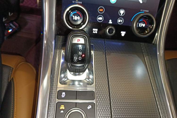 Used Land Rover Range Sport 2020 3.0 L6 HSE DYNAMIC Gear Lever
