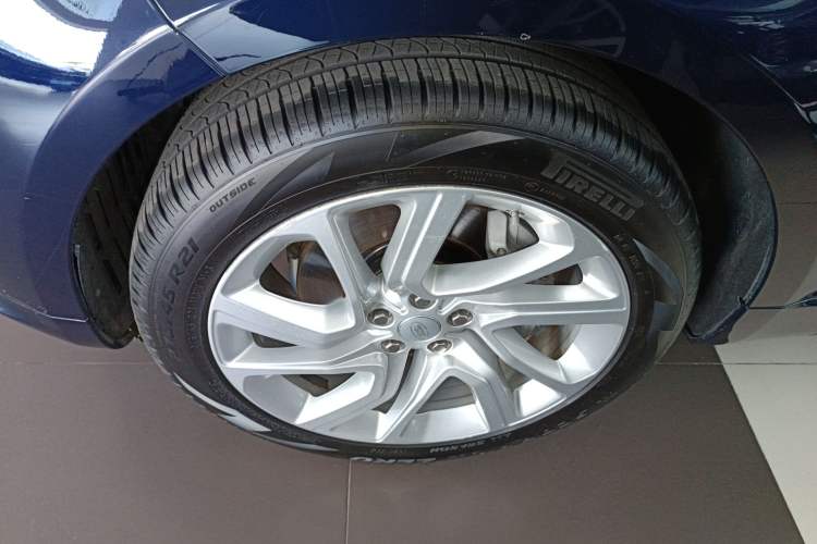 Used Land Rover Range Sport 2020 3.0 L6 HSE DYNAMIC Left Front Wheel Hub