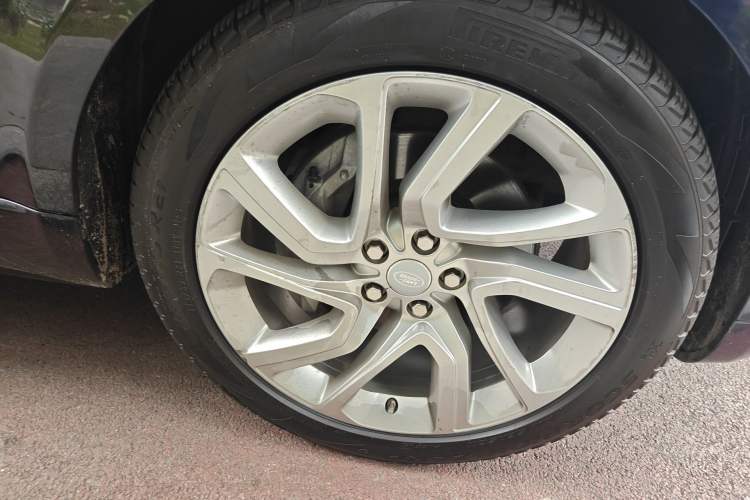 Used Land Rover Range Sport 2020 3.0 L6 HSE DYNAMIC Right Front Wheel Hub