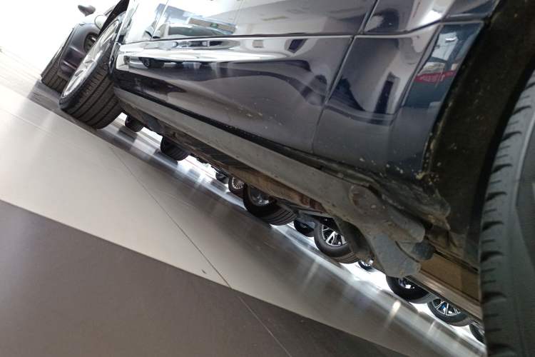 Used Land Rover Range Sport 2020 3.0 L6 HSE DYNAMIC Right Side Sill