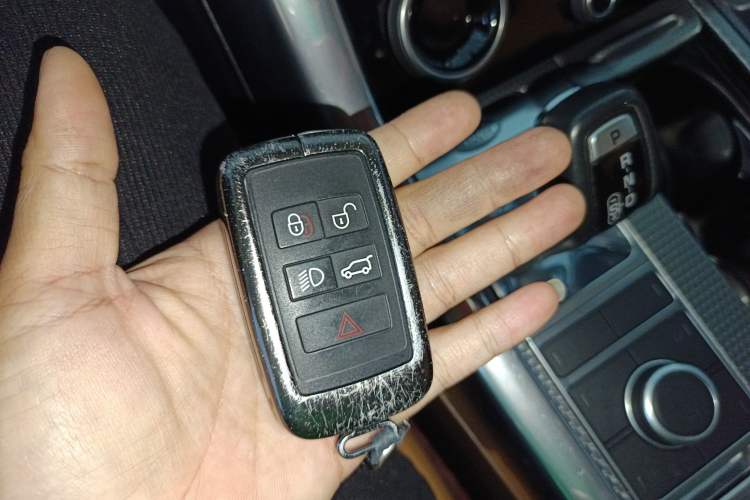 Used Land Rover Range Sport 2020 3.0 L6 HSE DYNAMIC Vehicle Key