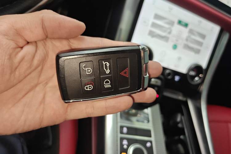 Used Land Rover Range Sport 2020 3.0 L6 HSE DYNAMIC Vehicle Key