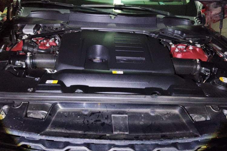 Used Land Rover Range Sport 2020 3.0 L6 HSE DYNAMIC Engine Bay