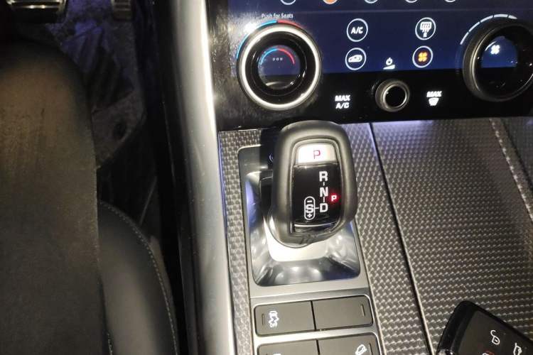 Used Land Rover Range Sport 2020 3.0 L6 HSE DYNAMIC Gear Lever