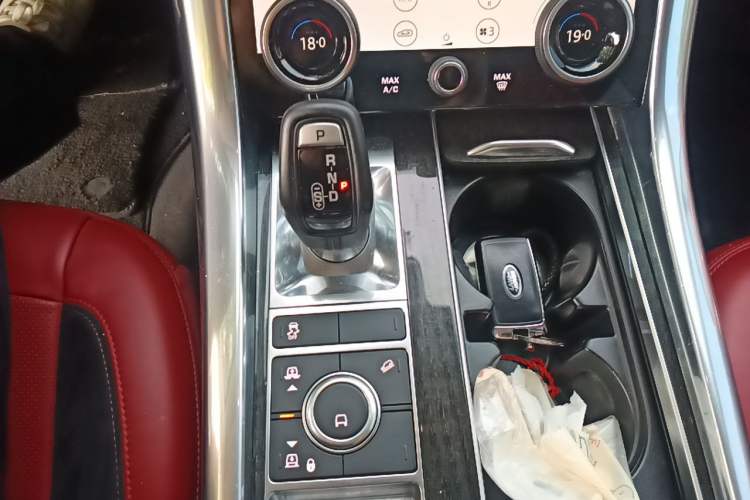 Used Land Rover Range Sport 2020 3.0 L6 HSE DYNAMIC Gear Lever