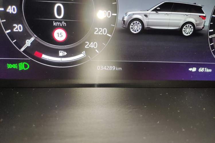 Used Land Rover Range Sport 2020 3.0 L6 HSE DYNAMIC Odometer Close Up