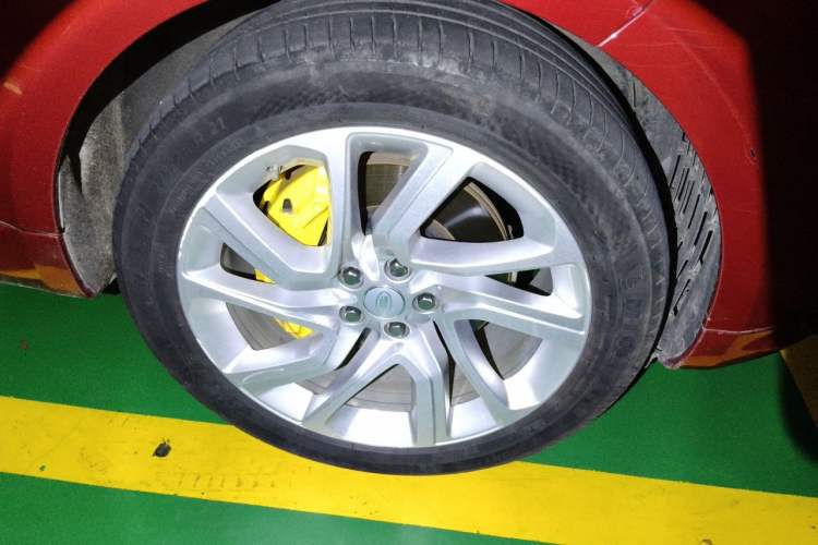 Used Land Rover Range Sport 2020 3.0 L6 HSE DYNAMIC Right Front Wheel Hub