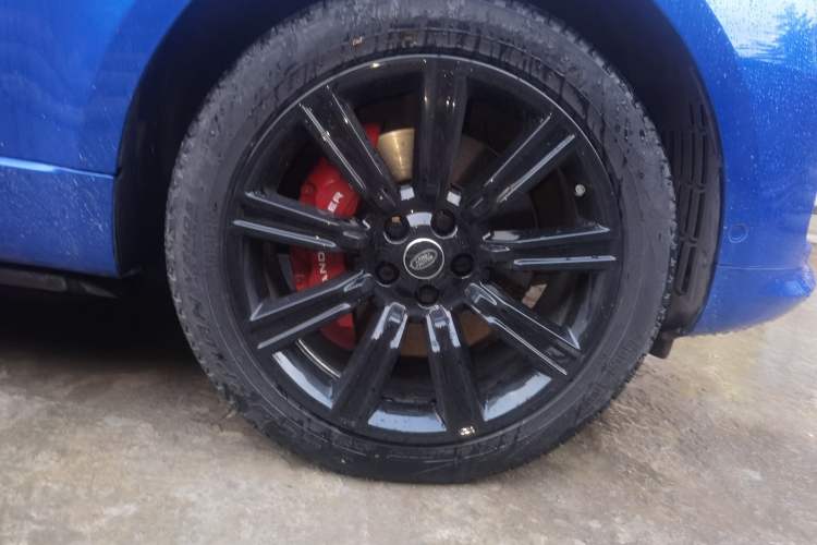 Used Land Rover Range Sport 2020 3.0 L6 HST Right Front Wheel Hub