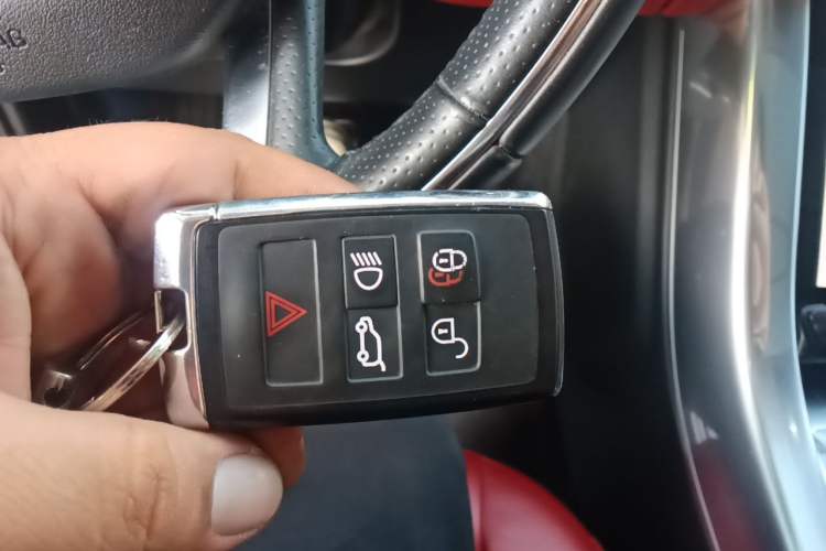 Used Land Rover Range Sport 2020 3.0 L6 HSE DYNAMIC Vehicle Key