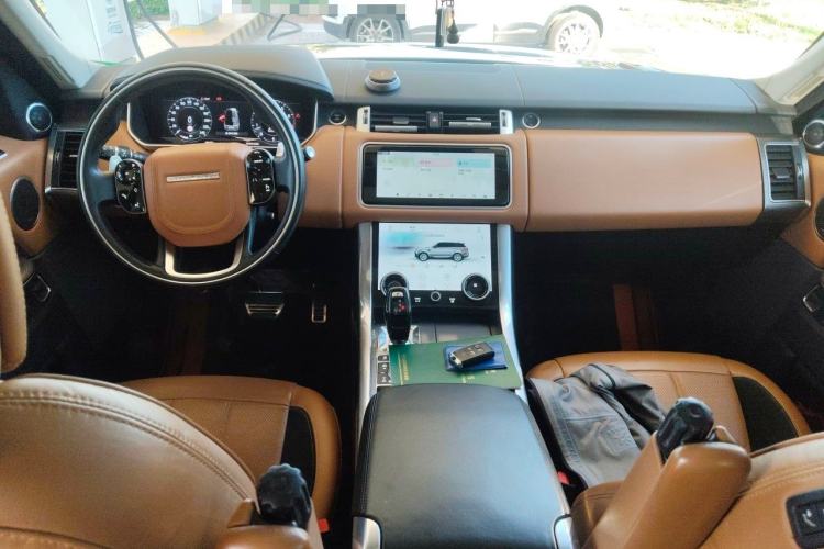 Used Land Rover Range Sport 2020 3.0 L6 HSE DYNAMIC Center Console