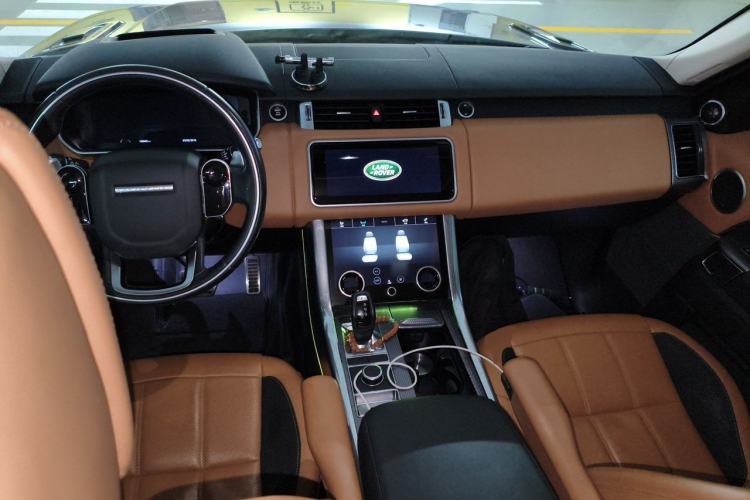 Used Land Rover Range Sport 2020 3.0 L6 HSE DYNAMIC Center Console