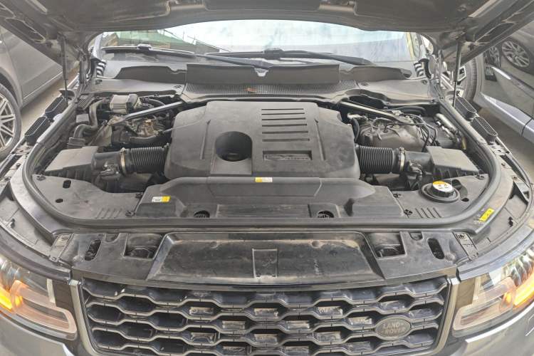 Used Land Rover Range Sport 2020 3.0 L6 HSE DYNAMIC Engine Bay