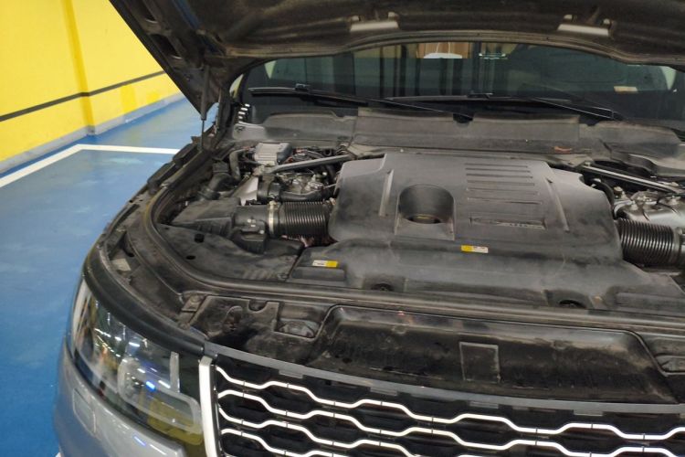 Used Land Rover Range Sport 2020 3.0 L6 HSE DYNAMIC Engine Bay Right