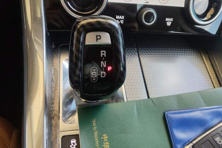 Used Land Rover Range Sport 2020 3.0 L6 HSE DYNAMIC Gear Lever