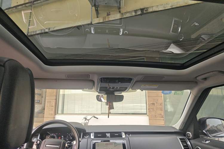 Used Land Rover Range Sport 2020 3.0 L6 HSE DYNAMIC Headliner